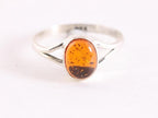 Fijne zilveren ring met amber afbeelding 4