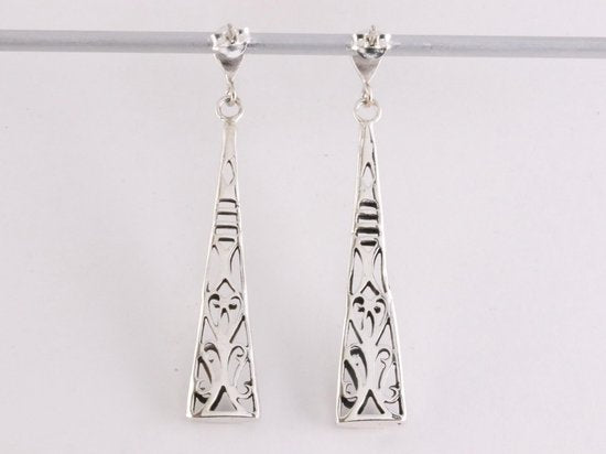 Lange opengewerkte zilveren oorstekers afbeelding 2