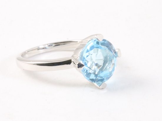 Ronde hoogglans zilveren ring met blauwe topaas afbeelding 1