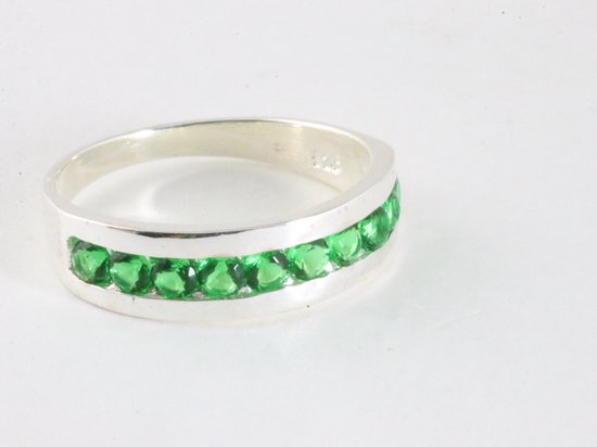 Fijne hoogglans zilveren ring met groene saffier afbeelding 1
