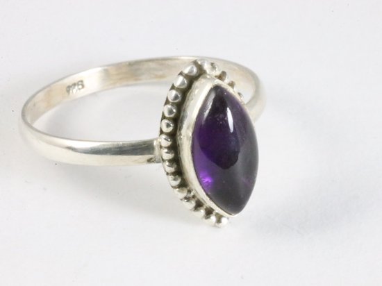 Fijne bewerkte zilveren ring met amethist afbeelding 1