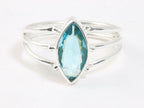 Opengewerkte zilveren ring met blauwe topaas afbeelding 4