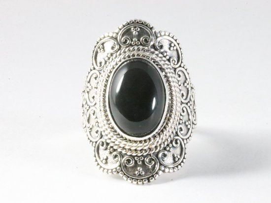 Bewerkte zilveren ring met onyx afbeelding 4