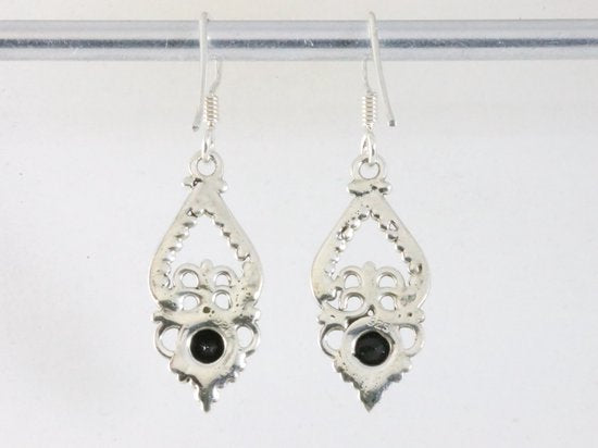 Fijne opengewerkte zilveren oorbellen met onyx afbeelding 2