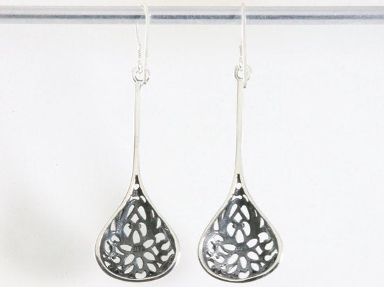 Lange opengewerkte zilveren oorbellen afbeelding 2