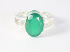 Opengewerkte hoogglans zilveren ring met groene onyx afbeelding 4