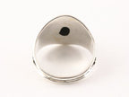 Bewerkte zilveren ring met onyx afbeelding 3