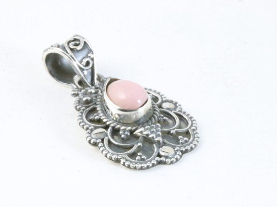 Traditionele bewerkte zilveren hanger met roze opaal afbeelding 2