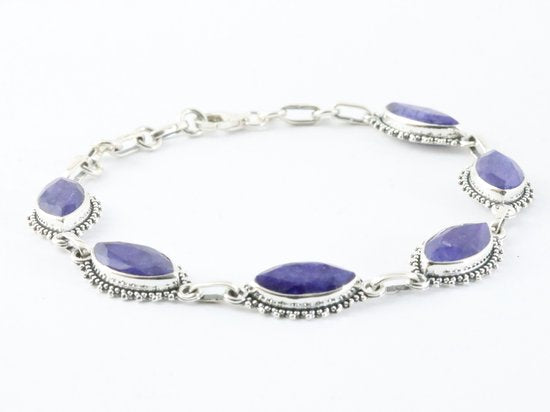 Bewerkte zilveren armband met blauwe saffier afbeelding 2