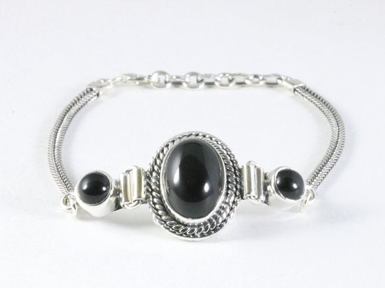 Bewerkte zilveren armband met onyx afbeelding 1