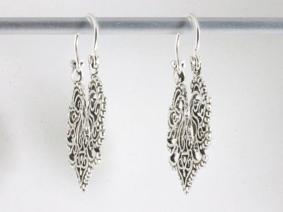 Opengewerkte zilveren lotus bloem oorringen afbeelding 2