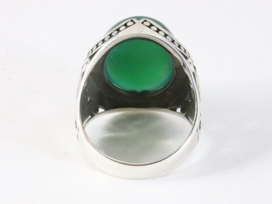 Zware bewerkte zilveren ring met jade afbeelding 3