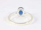 Fijne hoogglans zilveren ring met blauwe saffier afbeelding 3