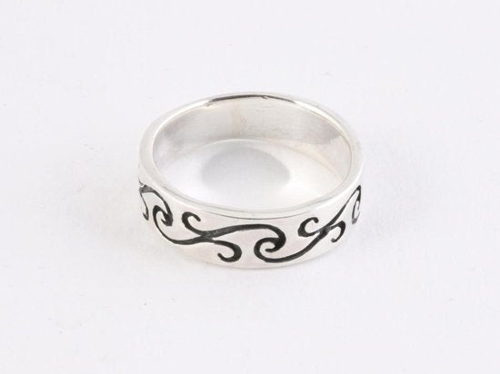 Zilveren ring met fantasiegravering afbeelding 3
