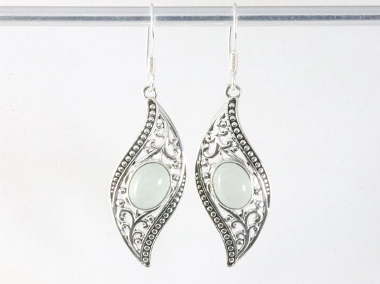 Lange bewerkte zilveren oorbellen met aqua chalcedoon afbeelding 4