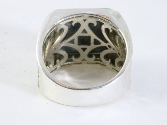 Zware bewerkte zilveren ring met lapis lazuli afbeelding 3