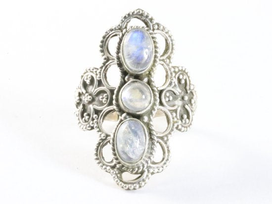 Bewerkte zilveren ring met 3 regenboog maanstenen afbeelding 4