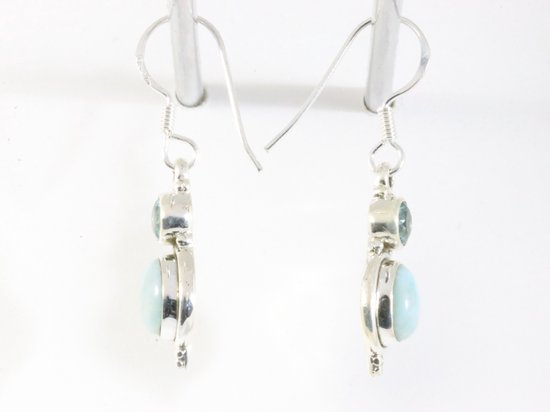 Fijne bewerkte zilveren oorbellen met larimar en blauwe topaas afbeelding 2