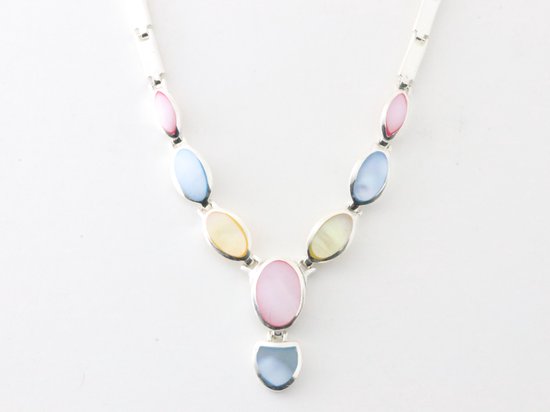 Hoogglans zilveren collier met veelkleurige schelp afbeelding 3