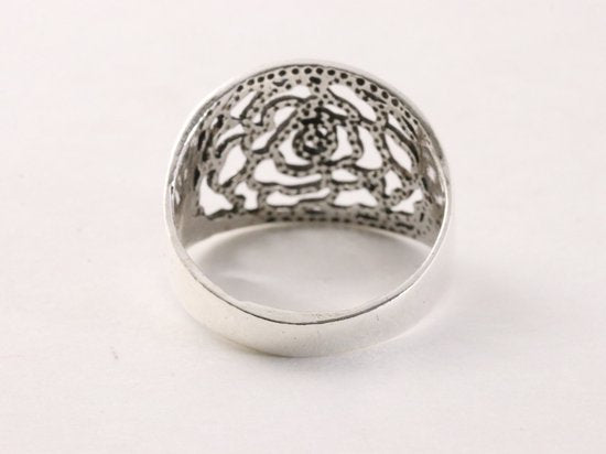 Opengewerkte zilveren ring met roos afbeelding 3