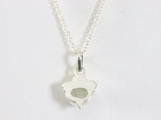 Fijne bewerkte zilveren hanger met regenboog maansteen aan ketting afbeelding 3