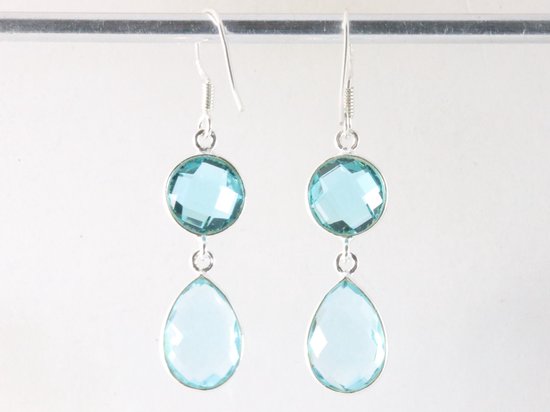 Zilveren oorbellen met blauwe topaas afbeelding 3