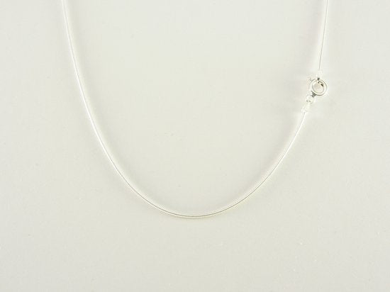 Zilveren hanger met labradoriet aan ketting afbeelding 5