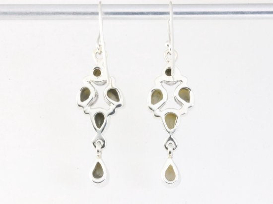 Lange zilveren oorbellen met parel afbeelding 3