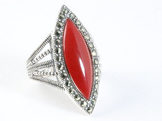 Langwerpige zilveren ring met carneool en marcasiet afbeelding 1