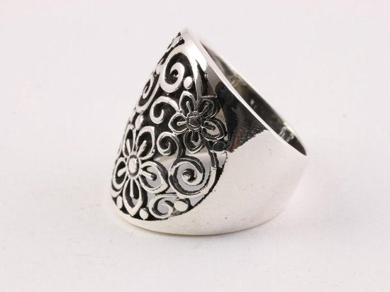 Opengewerkte zilveren ring afbeelding 2