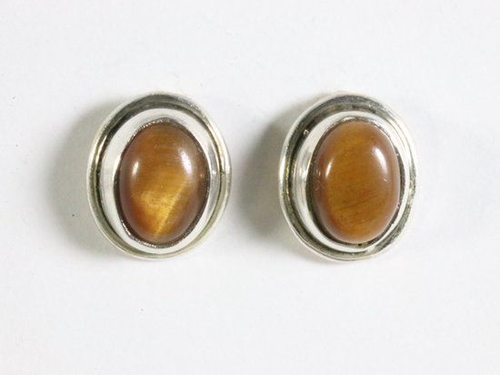 Fijne ovale zilveren oorstekers met tijgeroog afbeelding 2