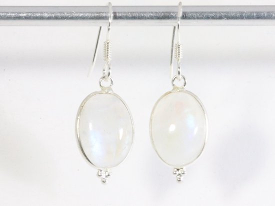 Fijne zilveren oorbellen met regenboog maansteen afbeelding 4