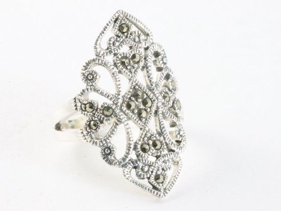 Langwerpige opengewerkte zilveren ring met marcasiet afbeelding 1