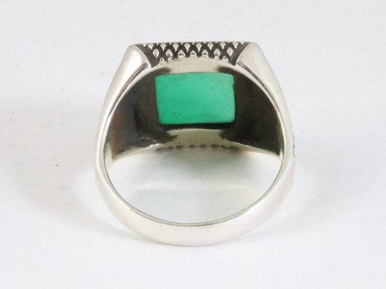 Bewerkte zilveren ring met groene agaat afbeelding 3