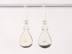 Bewerkte zilveren oorbellen met groene parelmoer afbeelding 3