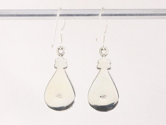 Bewerkte zilveren oorbellen met groene parelmoer afbeelding 3