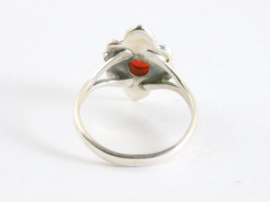 Fijne bewerkte zilveren ring met carneool afbeelding 3