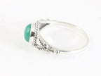 Fijne bewerkte zilveren ring met groene onyx afbeelding 2