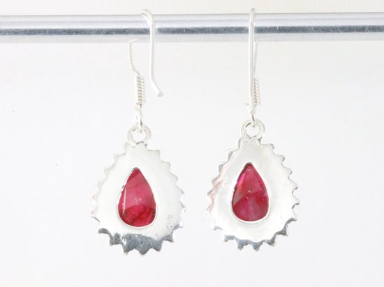 Fijne bewerkte zilveren oorbellen met robijn afbeelding 2