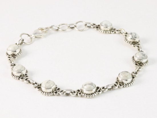 Fijne bewerkte zilveren schakelarmband met howliet afbeelding 1