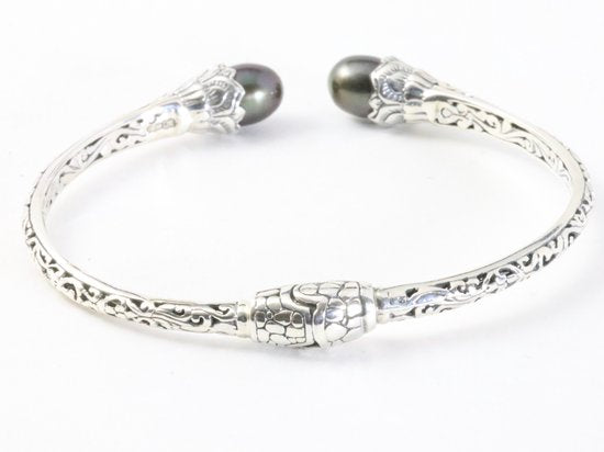 Traditionele bewerkte zilveren klemarmband met zwarte parels afbeelding 3