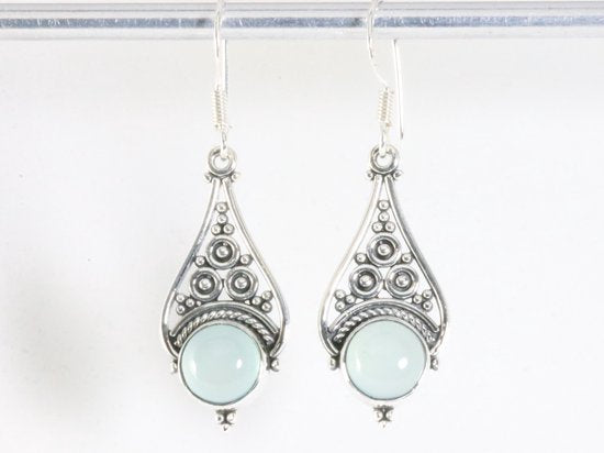 Opengewerkte zilveren oorbellen met aqua chalcedoon afbeelding 3