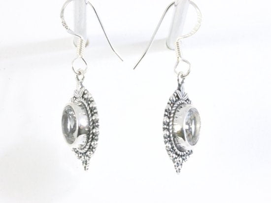 Fijne bewerkte zilveren oorbellen met bergkristal afbeelding 2