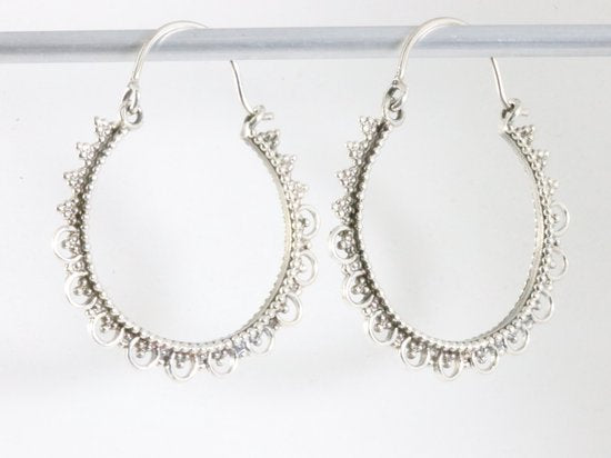 Traditionele bewerkte zilveren oorringen afbeelding 3