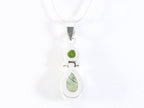 Zilveren hanger met prehniet en peridoot aan ketting afbeelding 3
