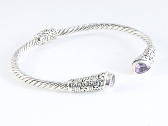 Traditionele bewerkte zilveren klemarmband met amethist afbeelding 2