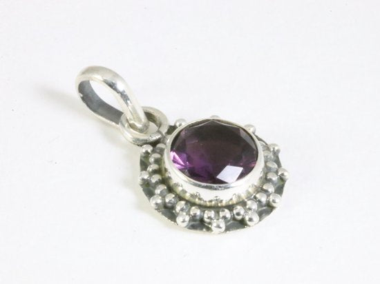 Fijne bewerkte ronde zilveren hanger met amethist afbeelding 2