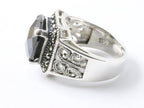 Opengewerkte zilveren ring met onyx en marcasiet afbeelding 2