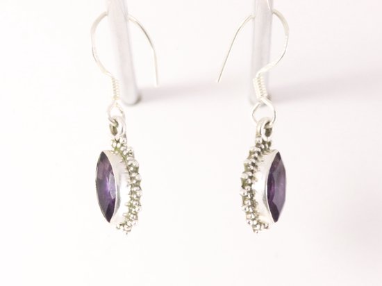 Fijne bewerkte zilveren oorbellen met amethist afbeelding 2
