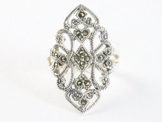 Langwerpige opengewerkte zilveren ring met marcasiet afbeelding 4